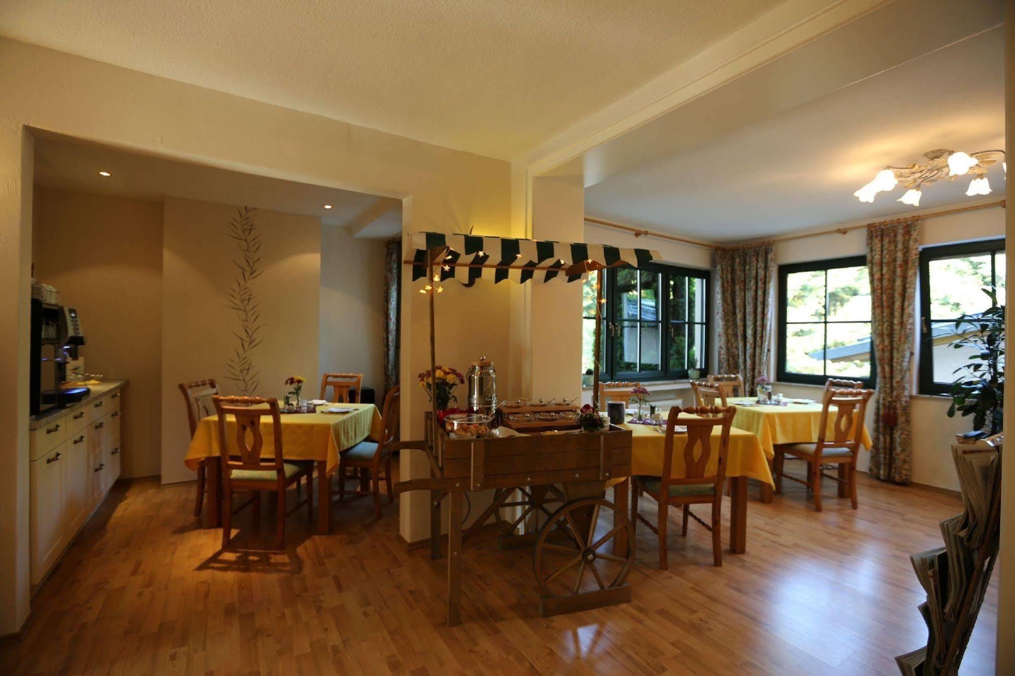 Moritz Garni 3*